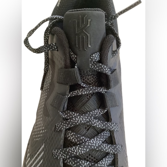 Nike Kyrie Flytrap 5  Low Top Men’s CZ4100-004 black main image 14